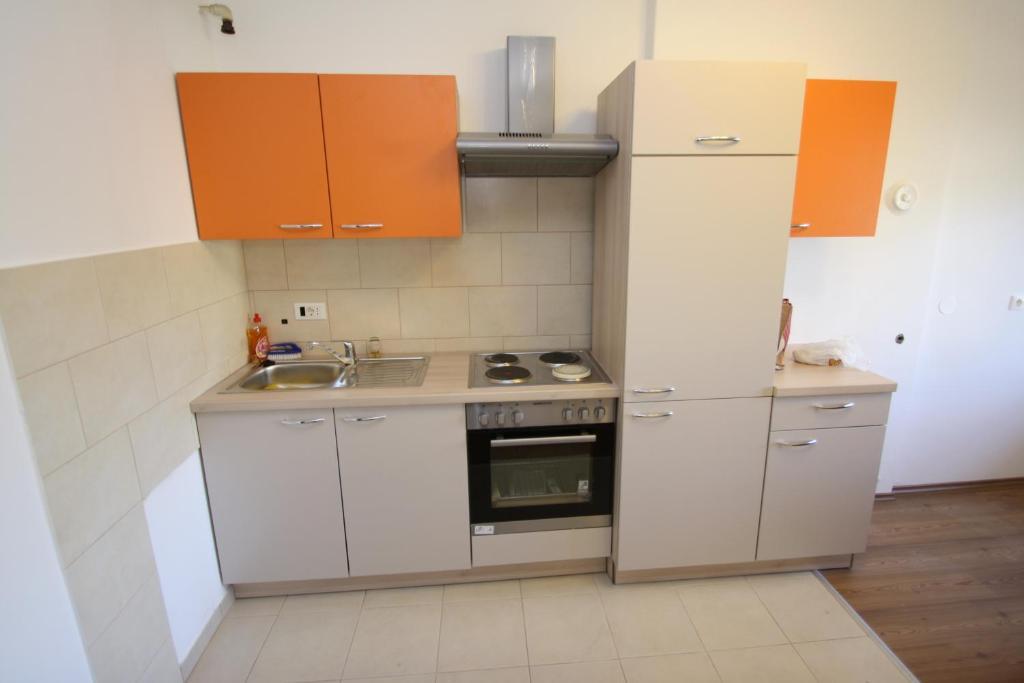 Apartments Tena With Private Parking Πούλα Δωμάτιο φωτογραφία