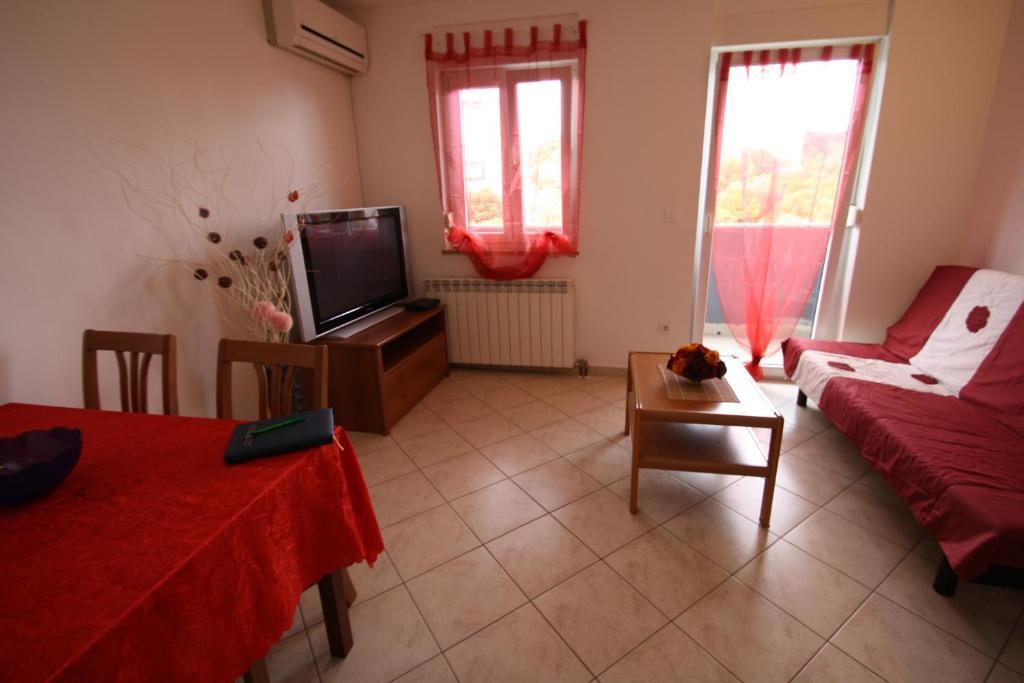 Apartments Tena With Private Parking Πούλα Δωμάτιο φωτογραφία