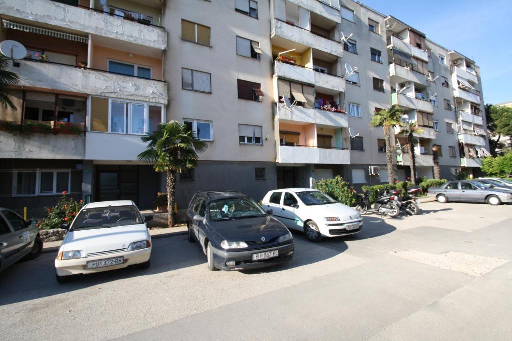 Apartments Tena With Private Parking Πούλα Δωμάτιο φωτογραφία