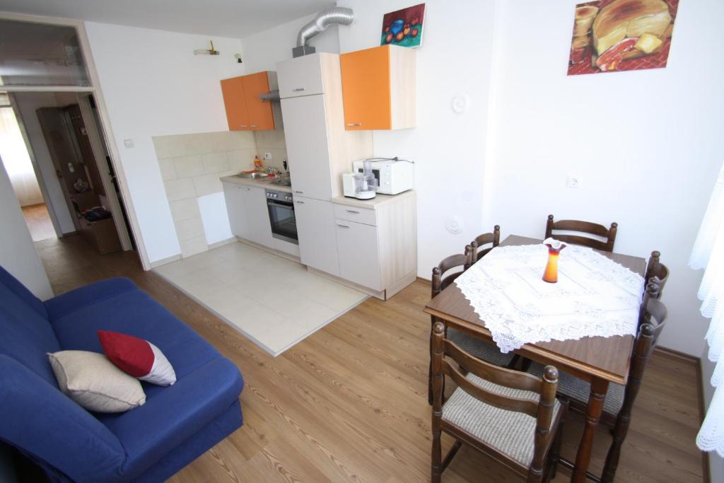 Apartments Tena With Private Parking Πούλα Δωμάτιο φωτογραφία