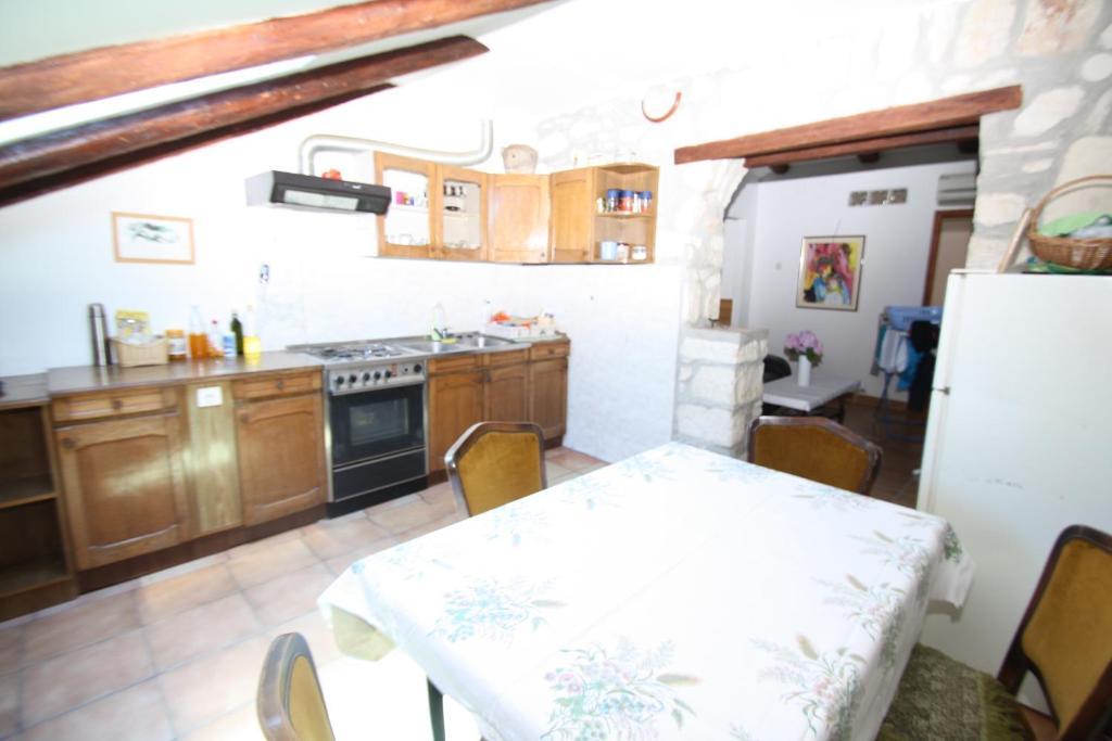 Apartments Tena With Private Parking Πούλα Δωμάτιο φωτογραφία