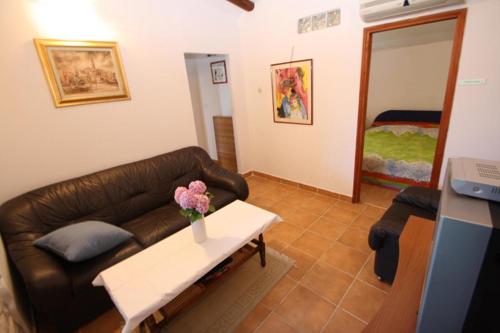 Apartments Tena With Private Parking Πούλα Δωμάτιο φωτογραφία