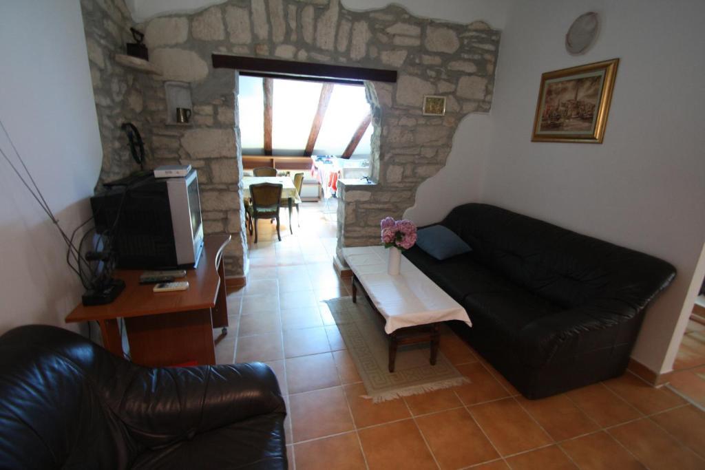 Apartments Tena With Private Parking Πούλα Δωμάτιο φωτογραφία